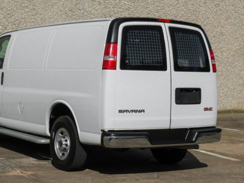 Used 2020 GMC Savana 2500 w/ Driver Convenience Package image 14