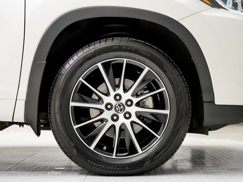 Used 2018 Toyota Highlander SE AWD/4WD image 26
