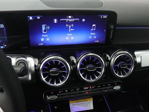 New 2026 Mercedes-Benz GLB 250 image 6