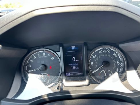Used 2017 Toyota Tacoma TRD Sport w/ Tow Package (A/T) AWD/4WD image 45