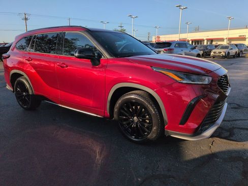 Used 2023 Toyota Highlander XSE AWD/4WD image 7