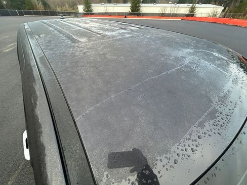 Used 2025 Kia Carnival LXS image 28