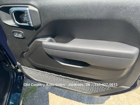 Used 2025 Jeep Wrangler Sport image 26