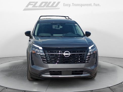 New 2026 Nissan Pathfinder SL image 2