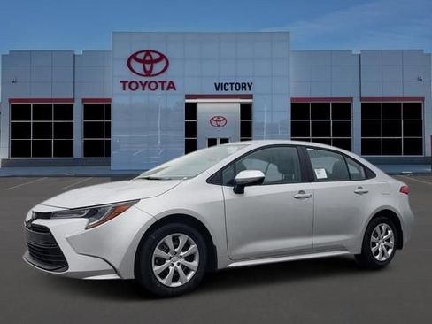 Used 2026 Toyota Corolla LE FWD image 1