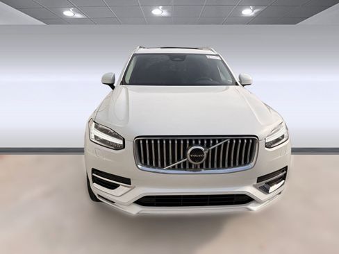 Certified 2024 Volvo XC90 B5 Plus w/ Protection Package Premier image 6