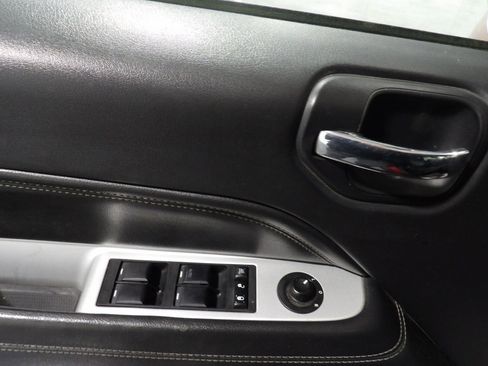 Used 2016 Jeep Compass High Altitude AWD/4WD image 7
