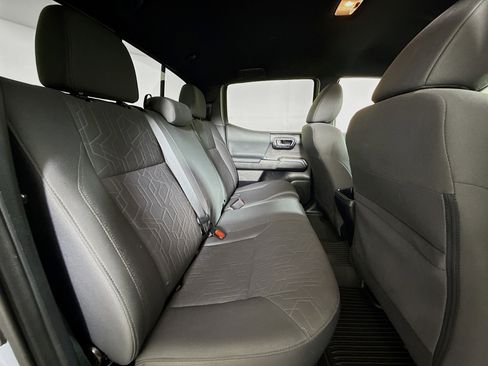 Certified 2018 Toyota Tacoma TRD Off-Road image 24