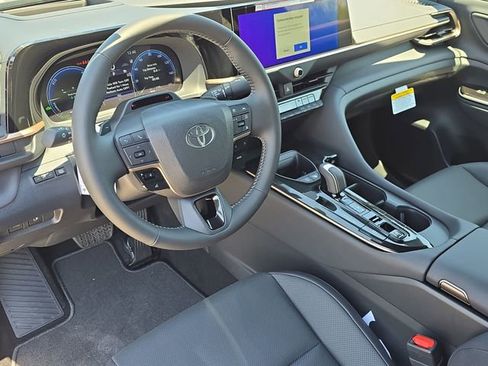 New 2026 Toyota Crown Platinum image 16