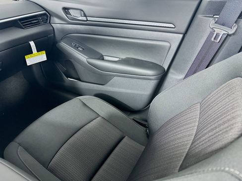 Used 2025 Nissan Altima 2.5 S FWD image 21