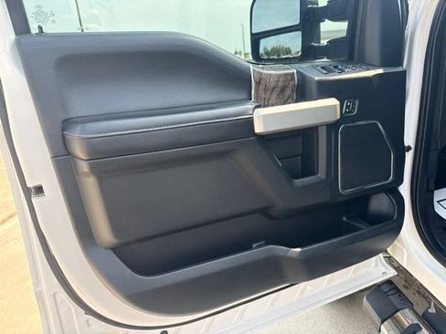 Used 2019 Ford F350 Lariat w/ Chrome Package AWD/4WD image 10