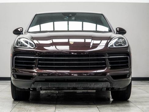 Used 2023 Porsche Cayenne Coupe image 4
