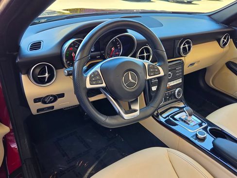 Used 2020 Mercedes-Benz SLC 300 image 26