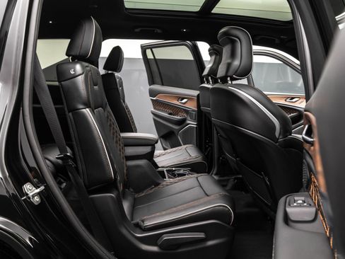 Used 2025 Jeep Grand Cherokee L Summit image 33