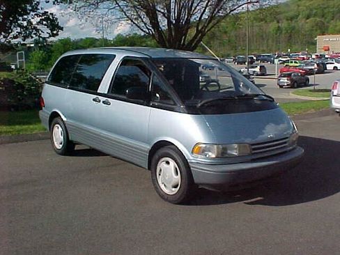 Used 1991 Toyota Previa LE RWD image 2