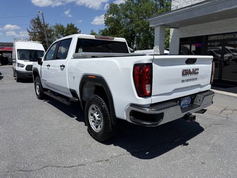 Used 2020 GMC Sierra 2500 2WD Crew Cab w/ Convenience Package image 2