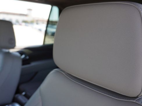 Used 2023 Chevrolet Tahoe Z71 w/ Luxury Package image 26