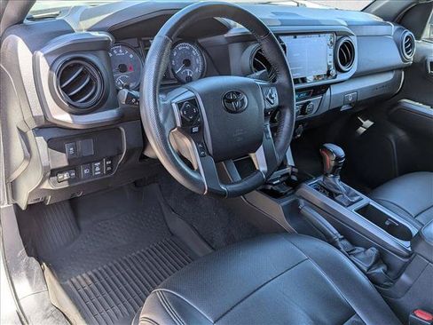 Used 2021 Toyota Tacoma TRD Off-Road AWD/4WD image 10