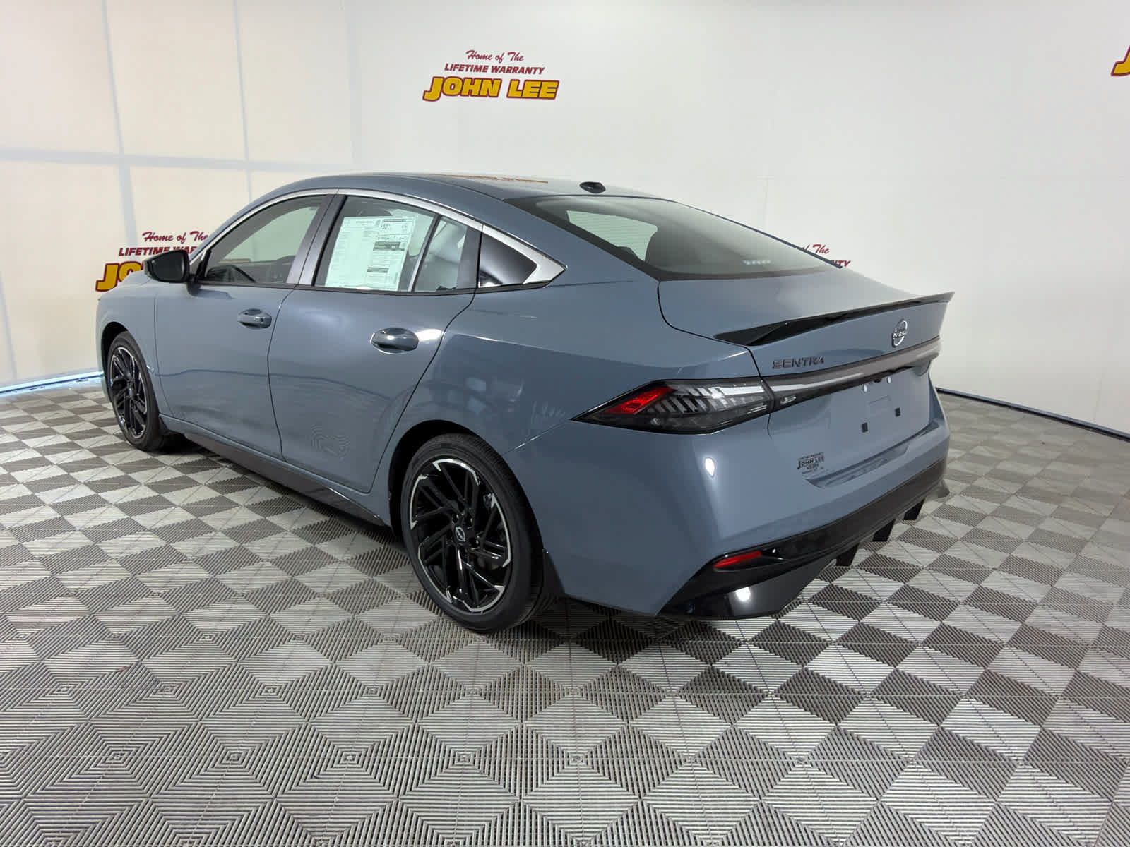 New 2027 Nissan Sentra SR w/ Floor Mat Package FWD image 3