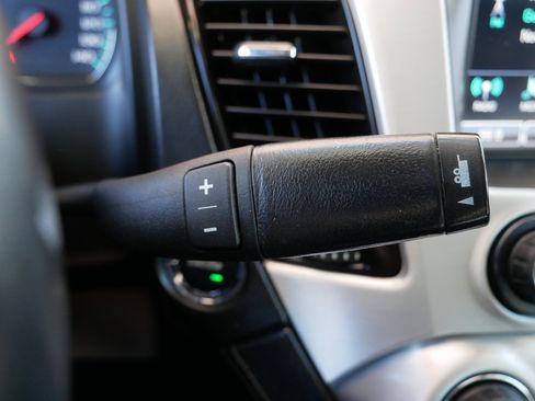 Used 2017 GMC Yukon XL SLT image 24