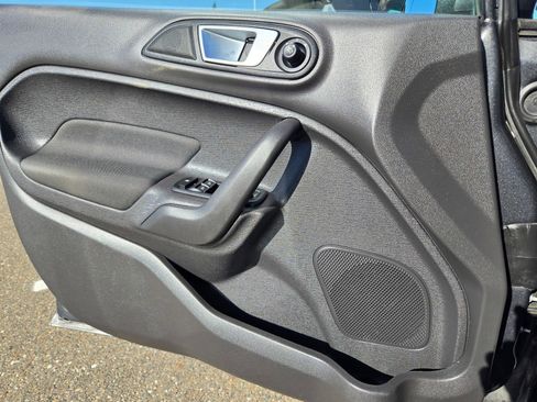 Used 2015 Ford Fiesta SE FWD image 23