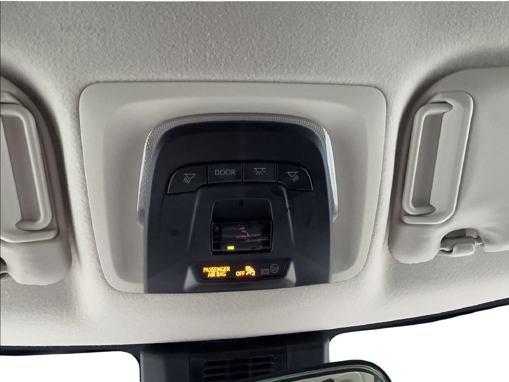 Used 2025 Toyota Corolla LE FWD image 44