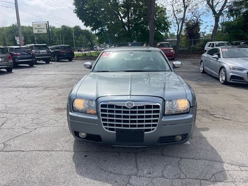 Used 2006 Chrysler 300 Touring RWD image 2