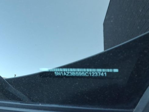 Used 2025 Nissan Murano SV AWD/4WD image 26
