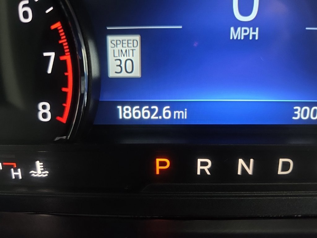 Used 2022 Ford Explorer XLT w/ Equipment Group 202A AWD/4WD image 30