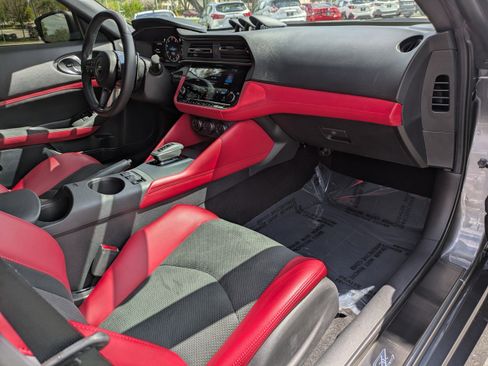 Certified 2025 Nissan Z Performance w/ Floor Mat Package RWD image 13