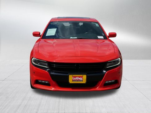 Used 2017 Dodge Charger R/T w/ Plus Group RWD image 2