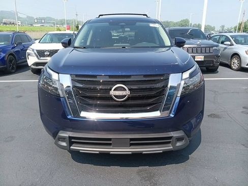 Certified 2025 Nissan Pathfinder SV AWD/4WD image 6
