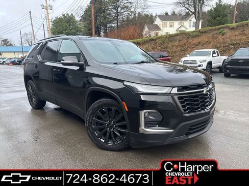 Used 2023 Chevrolet Traverse RS image 1