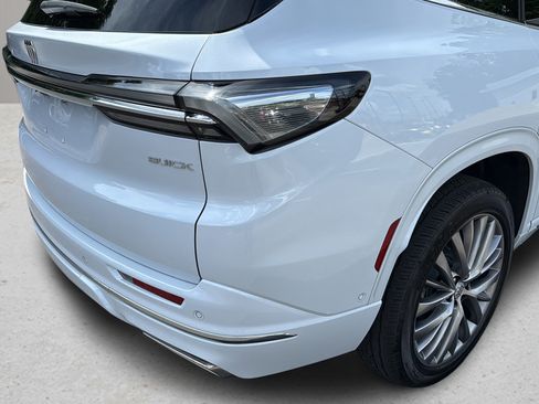Used 2026 Buick Enclave Avenir w/ Super Cruise Package AWD/4WD image 12