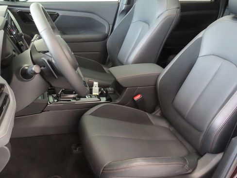 Used 2026 Subaru Forester Touring AWD/4WD image 11