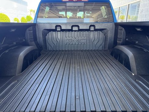 Certified 2023 GMC Sierra 1500 AT4 w/ AT4 Premium Package AWD/4WD image 19