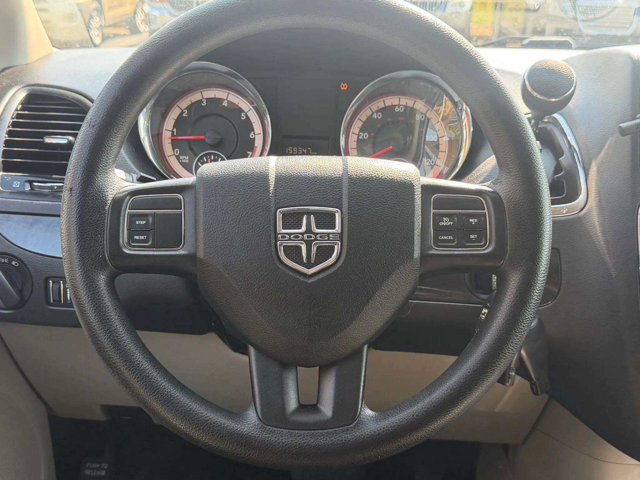 Used 2016 Dodge Grand Caravan SXT FWD image 12
