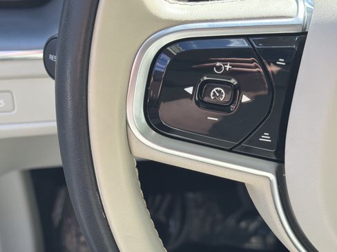Used 2023 Volvo XC60 B5 Core w/ Climate Package FWD image 19