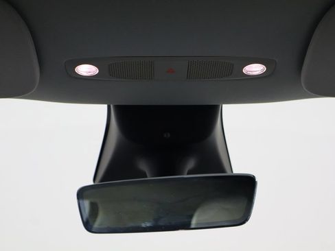 Used 2022 Tesla Model Y Long Range AWD/4WD image 22