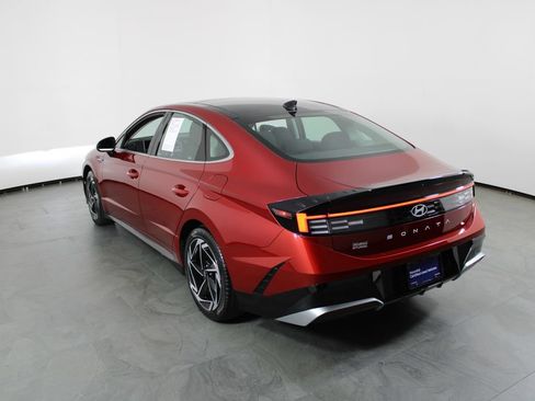 Certified 2024 Hyundai Sonata SEL w/ Convenience Package FWD image 16