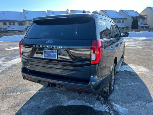 Used 2025 Ford Expedition Active image 10