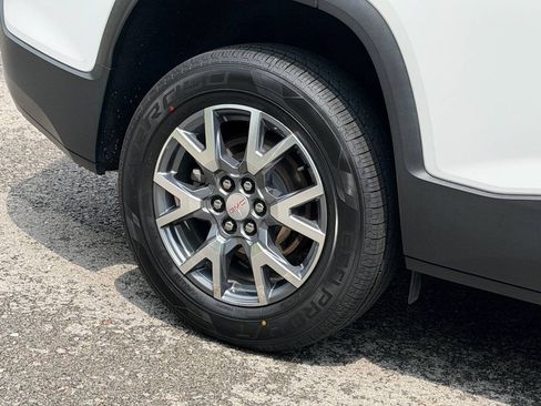 Used 2023 GMC Acadia SLT AWD/4WD image 13