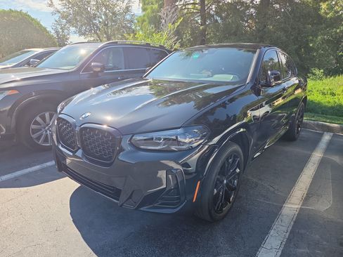 Certified 2024 BMW X4 xDrive30i w/ M Sport Package AWD/4WD image 3