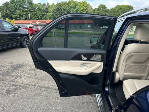 Used 2021 Mercedes-Benz GLE 450 4MATIC image 18