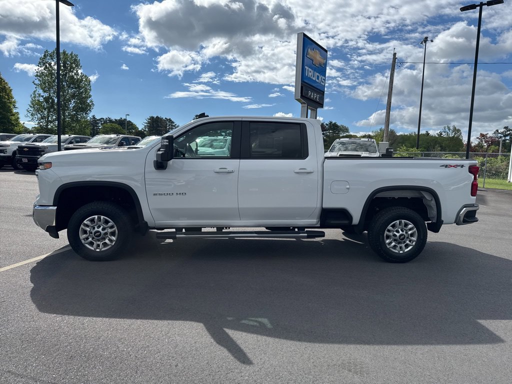 Used 2025 Chevrolet Silverado 2500 LT w/ Convenience Package AWD/4WD image 8