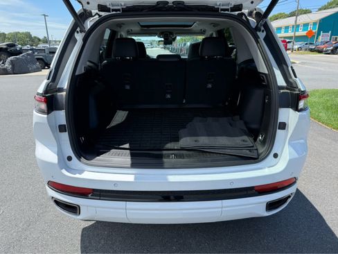 Used 2023 Jeep Grand Cherokee 30th Anniversary AWD/4WD image 8