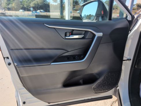 Certified 2025 Toyota RAV4 XLE image 14