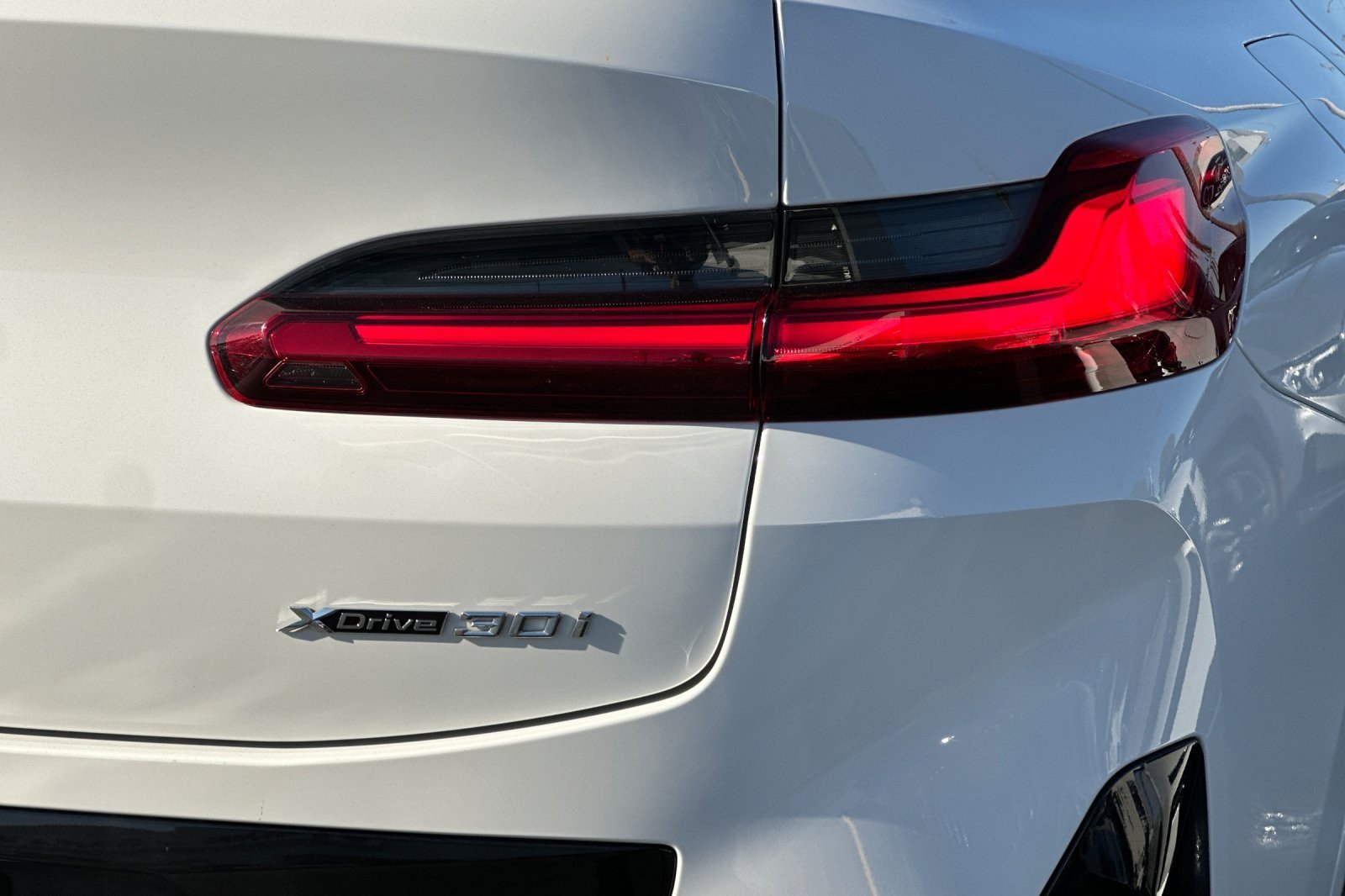 Used 2022 BMW X4 xDrive30i w/ M Sport Package 2 AWD/4WD image 27