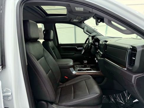 Used 2023 GMC Sierra 1500 SLT w/ SLT Premium Package image 22