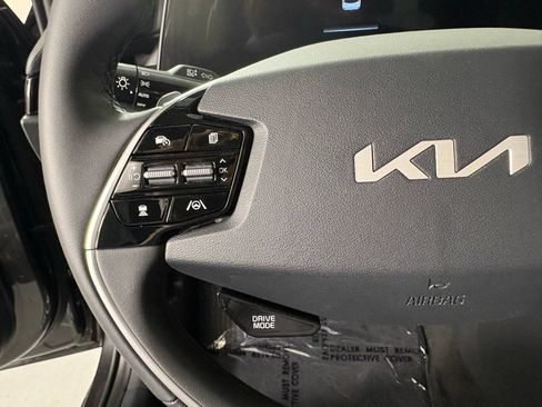 New 2026 Kia Niro EX FWD image 24